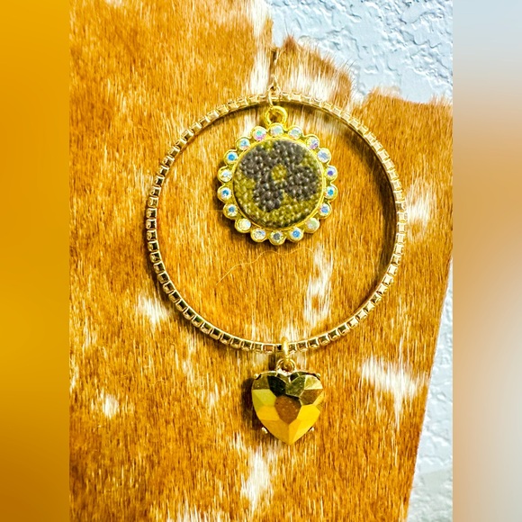 NWT Sandra Ling Gold Sparkling Heart Charm Earrings - Picture 11 of 11